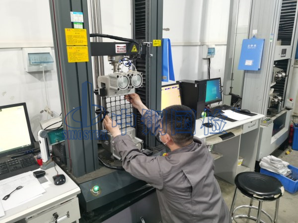 土工格栅拉伸试验，欧陆娱乐实验室实拍